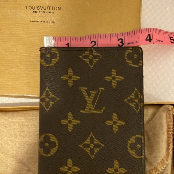 Louis Vuitton Brazza Wallet - Picture 7 of 7